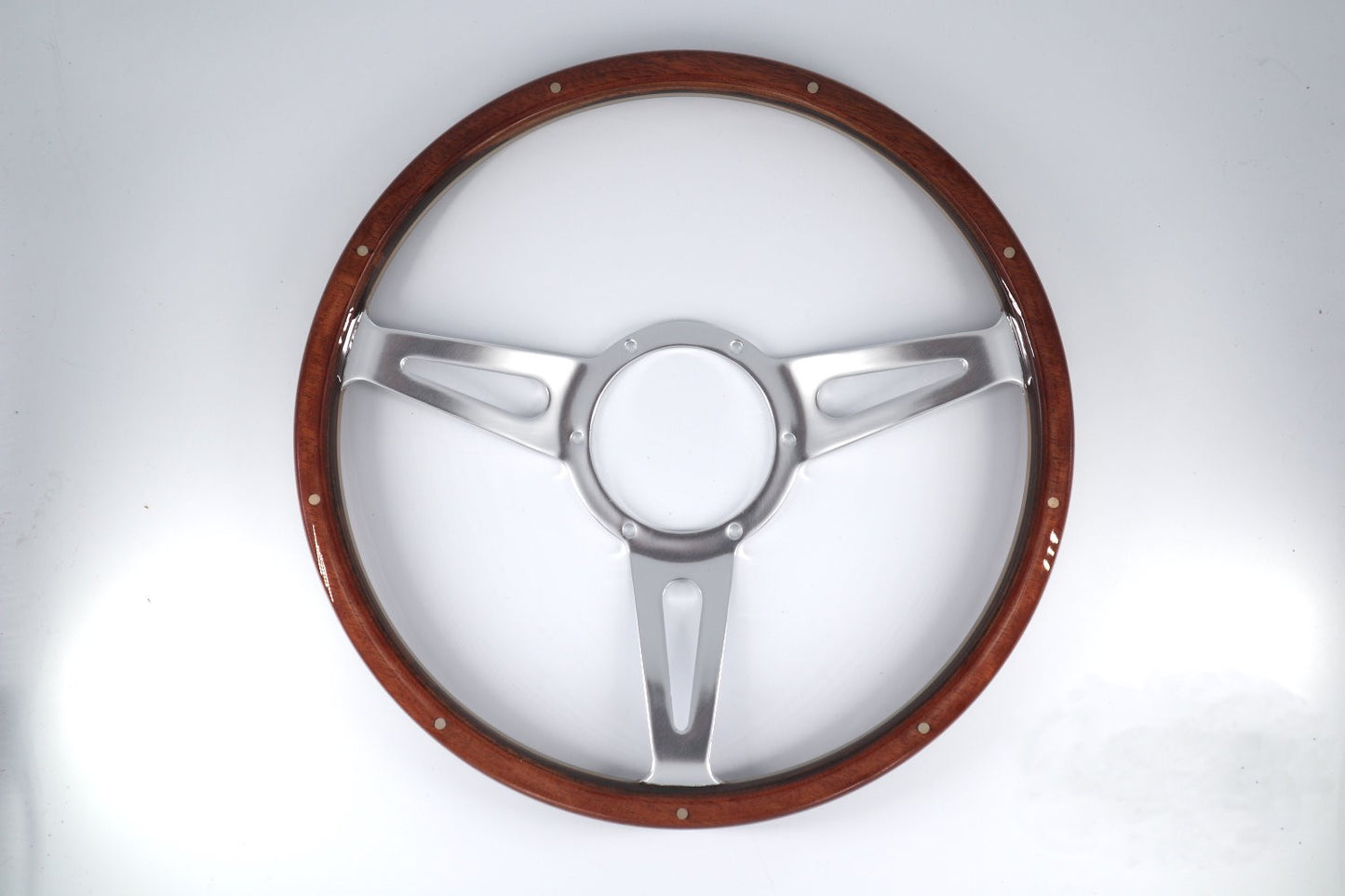 Classic Mountney Woodrim Steering Wheel - Light